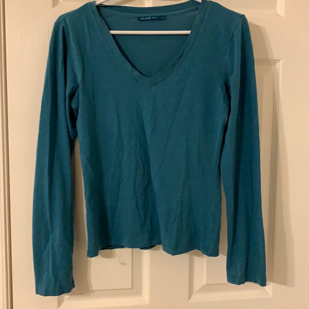 Smart set peacock blue v neck